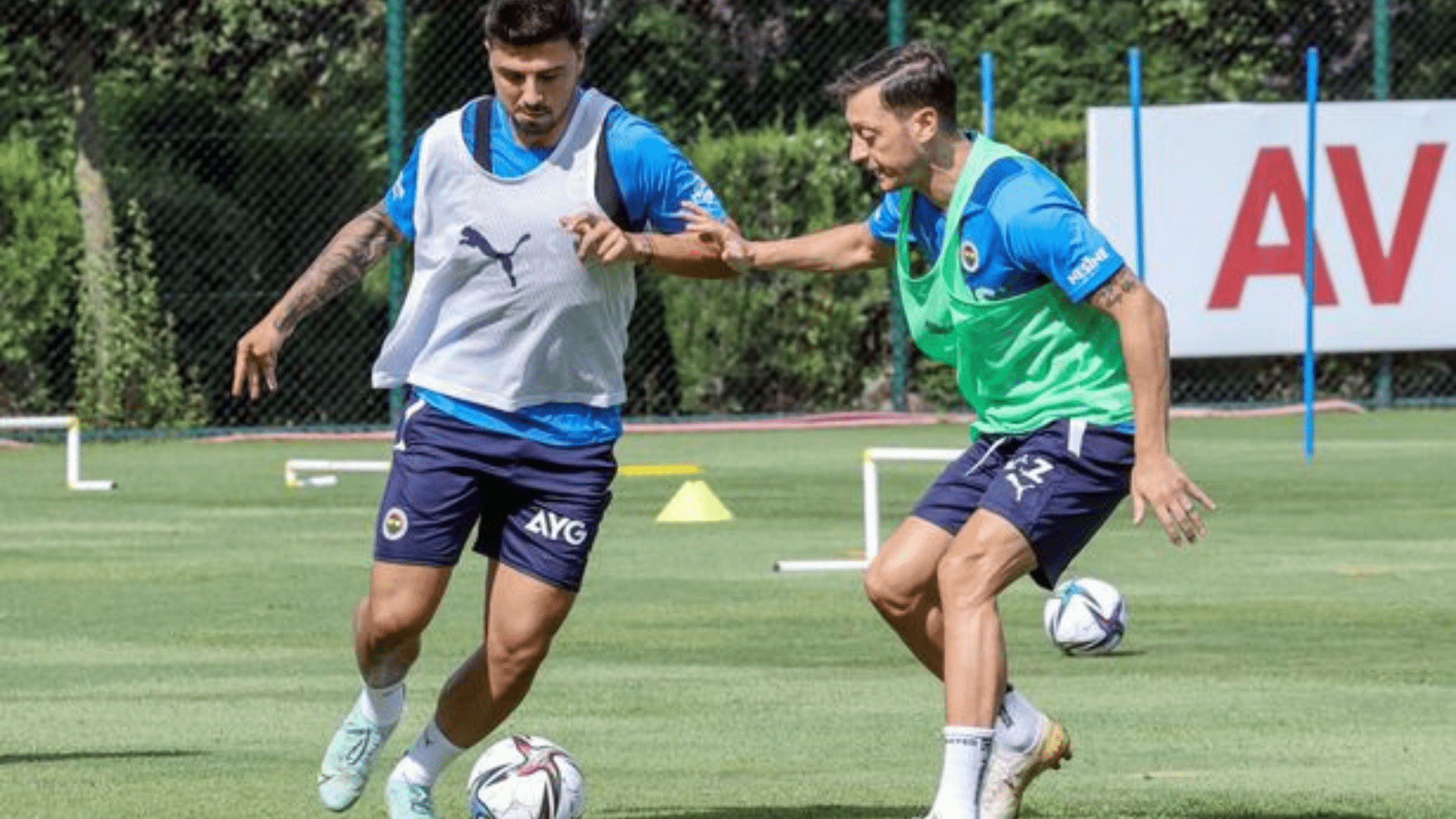 Fenerbahce suspends Mesut Ozil