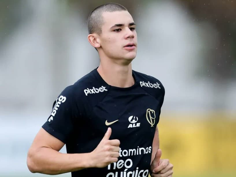 Chelsea submit €21m bid for Corinthians' teenage midfielder Gabriel  Moscardo - We Ain't Got No History