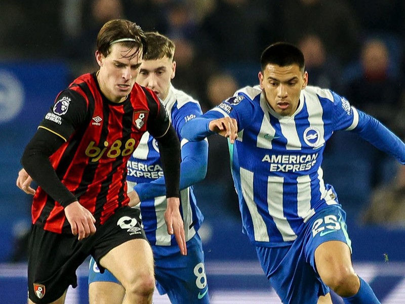 Brighton teenager rescues late draw with acrobatic finish