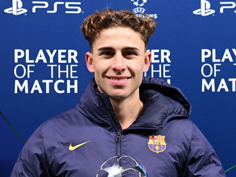 Lopez double drives Barca past Slavia in freezing Prague