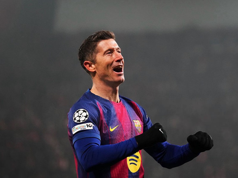Barcelona identify two striker targets for Lewandowski succession