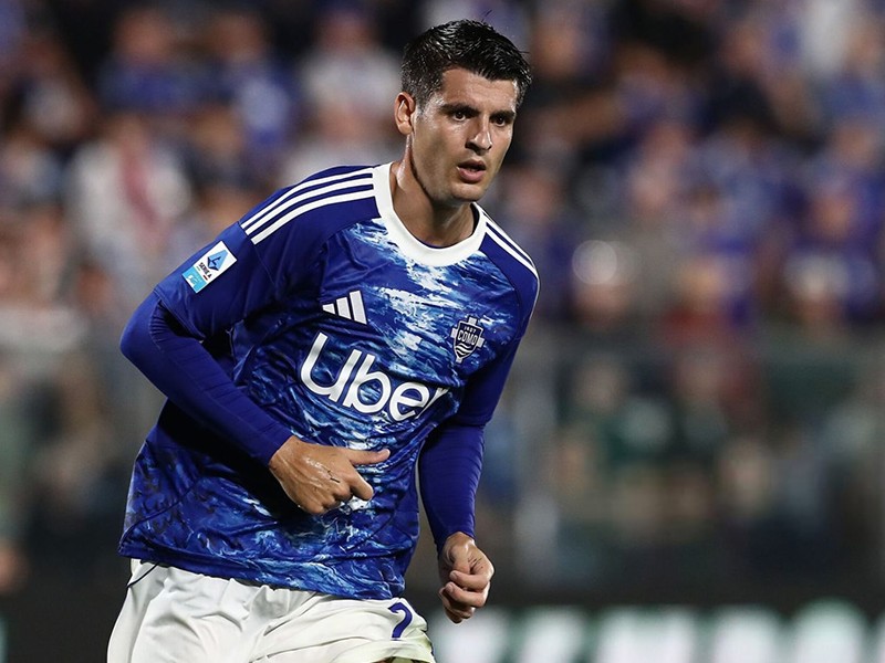 Juventus considering Morata ahead of deadline