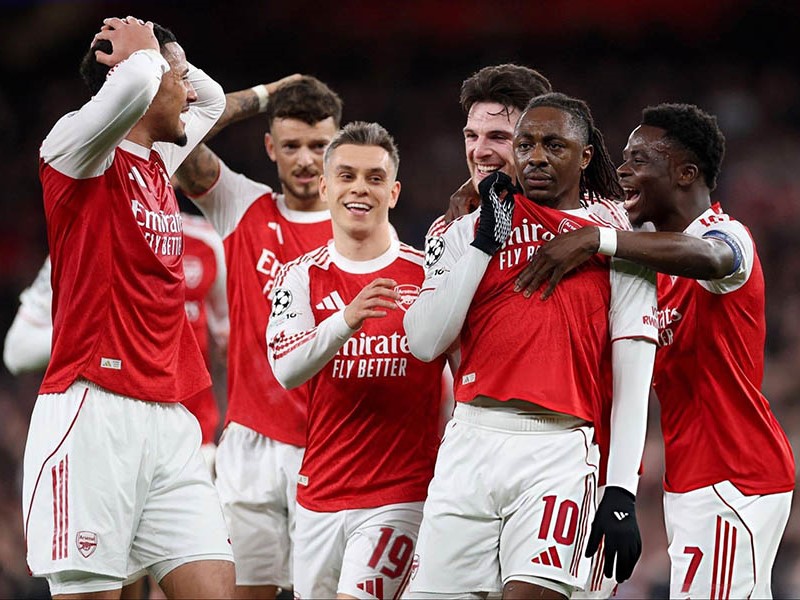Arsenal ease past Leverkusen to reach quarter-finals
