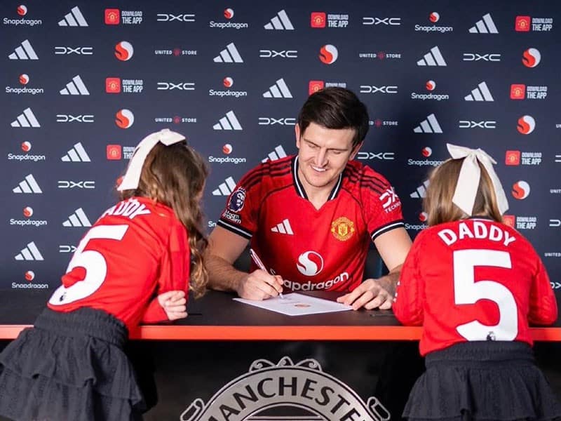 Maguire extends stay at Manchester United with new deal
