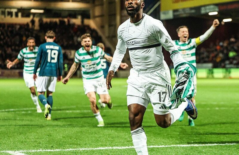 Celtic snatch dramatic late victory to keep title destiny alive