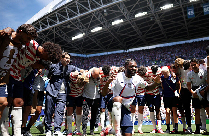 United States overpower Australia to tighten grip on Group D